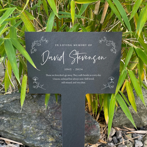 Personalised Wreath Design Slate Garden Sign
