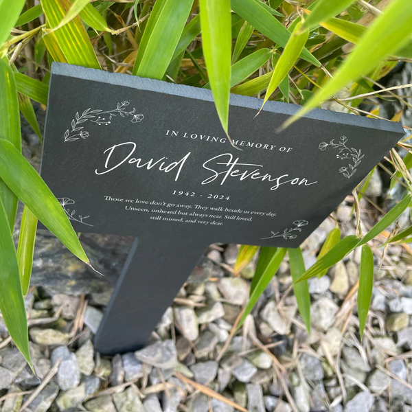 Personalised Wreath Design Slate Garden Sign